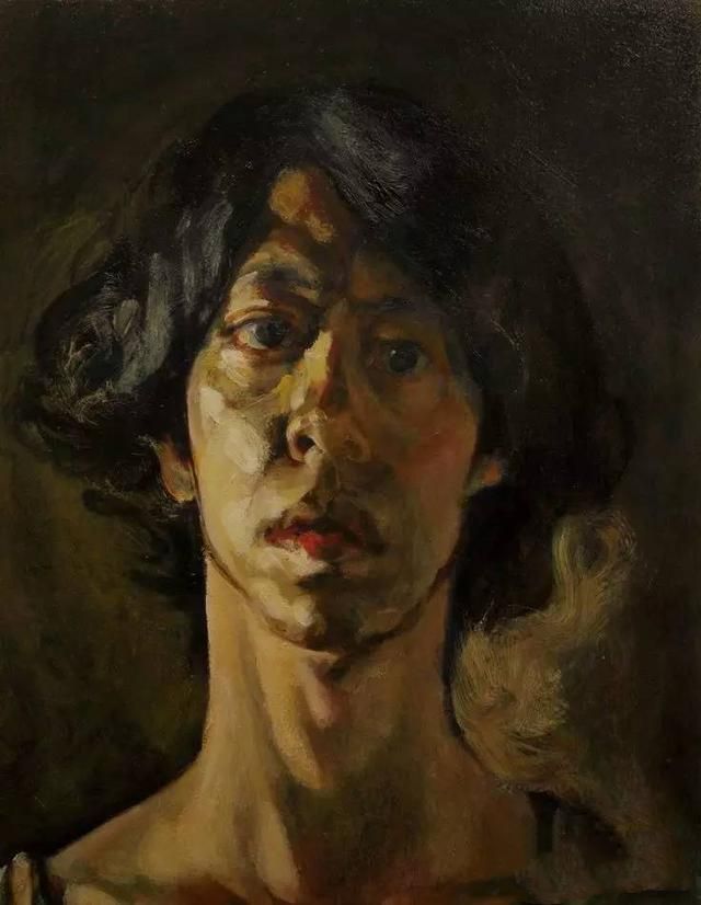 红黄蓝相加是日光白？