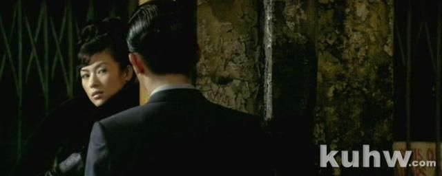 绘画中如何表现出人物和空间的透视感？