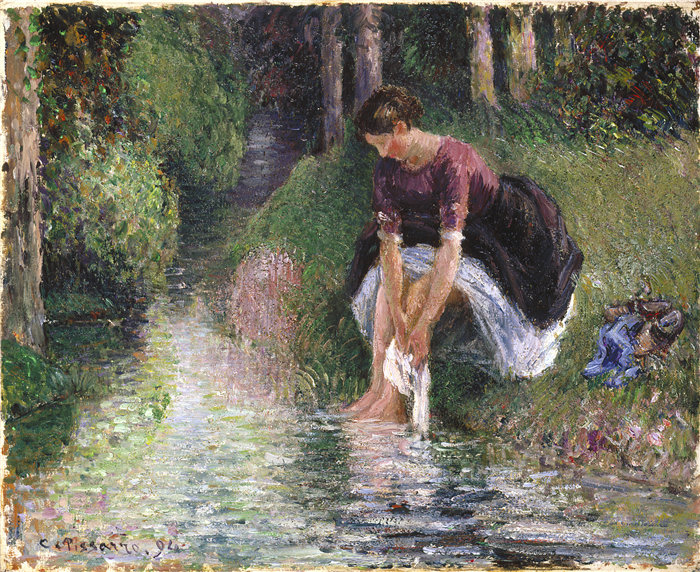卡米尔·毕沙罗（Camille Pissarro）（法国，1830-1903 年）-在溪边洗脚的女人油画
