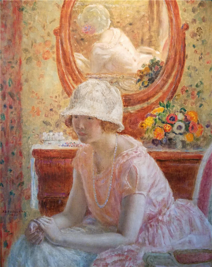 弗雷德里克·卡尔·弗里塞克（Frederick Carl Frieseke，美国画家）高清作品-《穿着粉红色连衣裙的镜子前的年轻女孩（1923）》