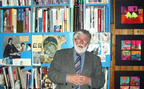 <a href=https://www.kuhw.com/e/tags/?tagid=1081 target=_blank class=infotextkey>罗伯特</a>·<a href=https://www.kuhw.com/e/tags/?tagname=%E7%BD%97%E4%BC%AF%E7%89%B9%C2%B7%E5%93%88%E9%BB%98%E6%96%AF%E8%92%82%E5%B0%94 target=_blank class=infotextkey>哈默斯蒂尔</a>(Robert Hammerstiel)简介